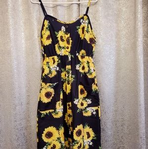 Sunflower dress with pockets
